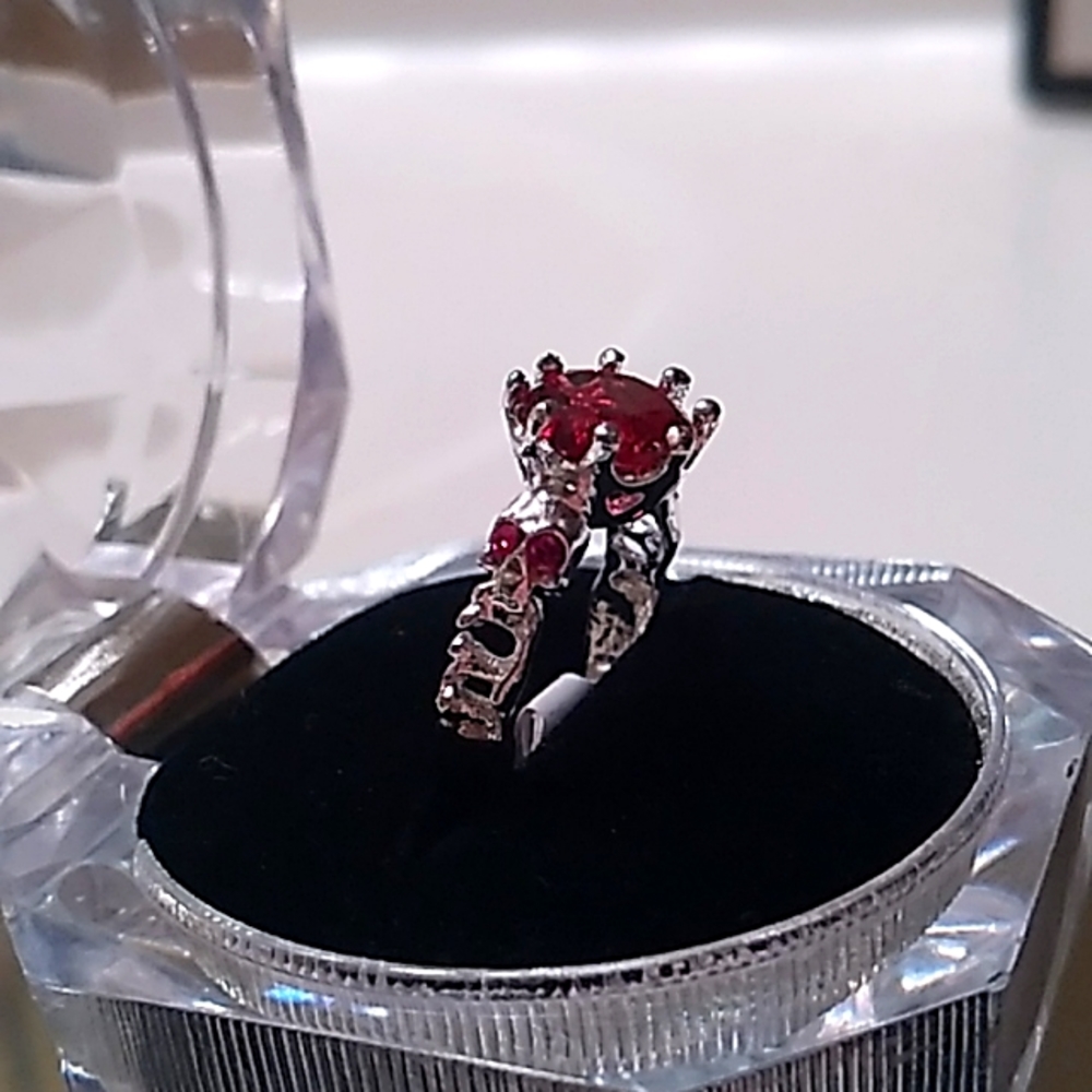 Beautiful edgy skull Ruby ring 💍💀♦️
